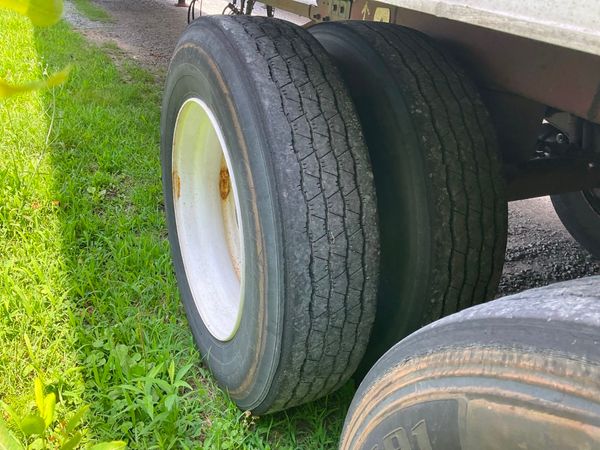 2011 Utility 3000R Reefer Trailer- Thermo King SB-210