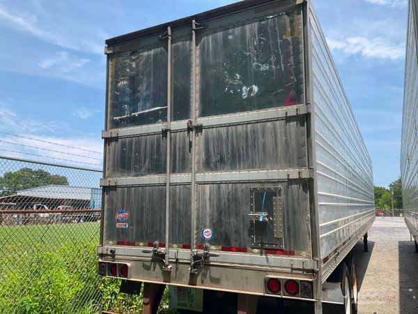 2011 Utility 3000R Reefer Trailer- Thermo King SB-210