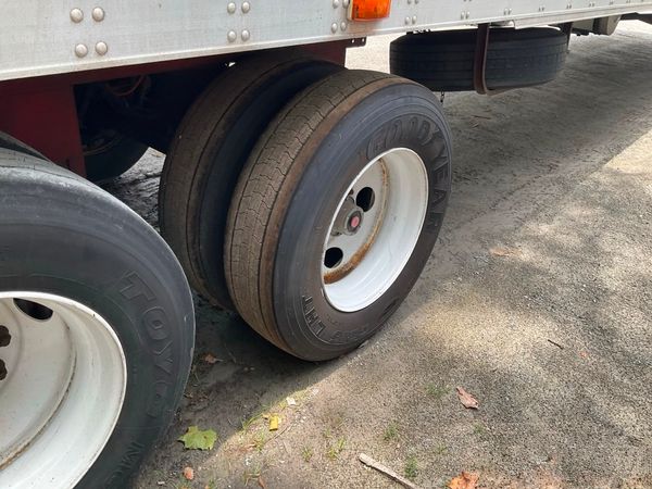 2011 Utility 3000R Reefer Trailer- Thermo King SB-210