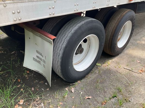 2011 Utility 3000R Reefer Trailer- Thermo King SB-210