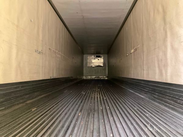 2011 Utility 3000R Reefer Trailer- Thermo King SB-210