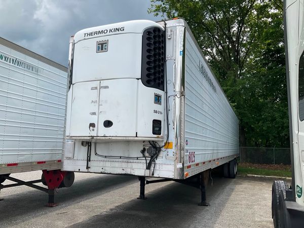 2011 Utility 3000R Reefer Trailer- Thermo King SB-210