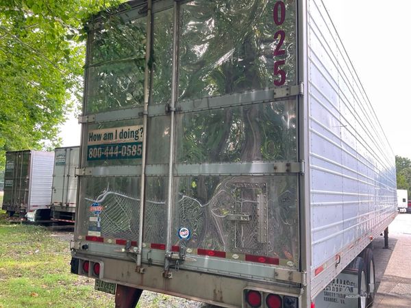 2011 Utility 3000R Reefer Trailer- Thermo King SB-210