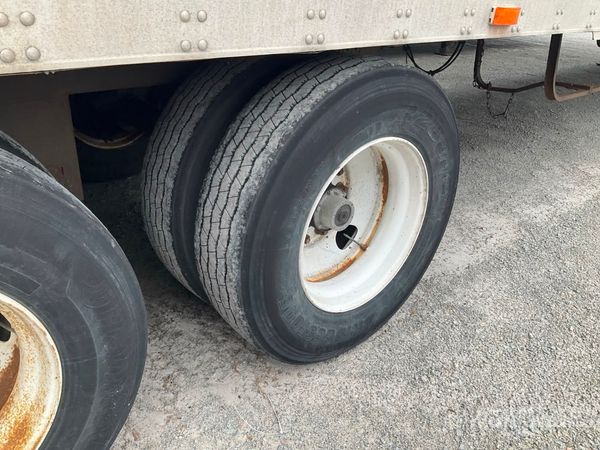 2008 Utility 3000R Reefer Trailer- Thermo King SB-210
