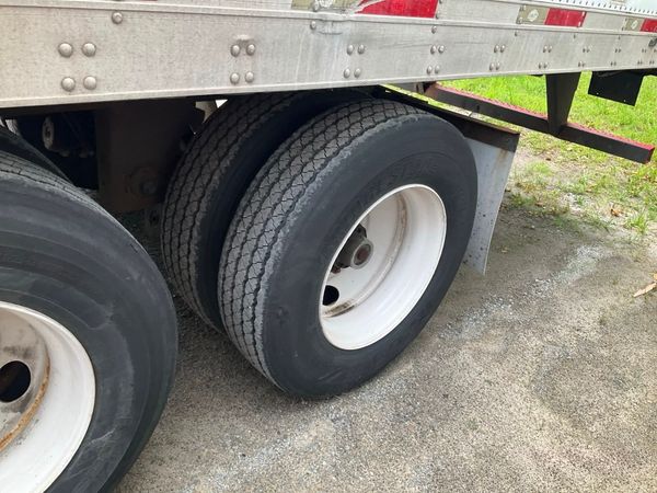 2008 Utility 3000R Reefer Trailer- Thermo King SB-210