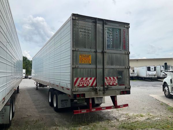 2008 Utility 3000R Reefer Trailer- Thermo King SB-210