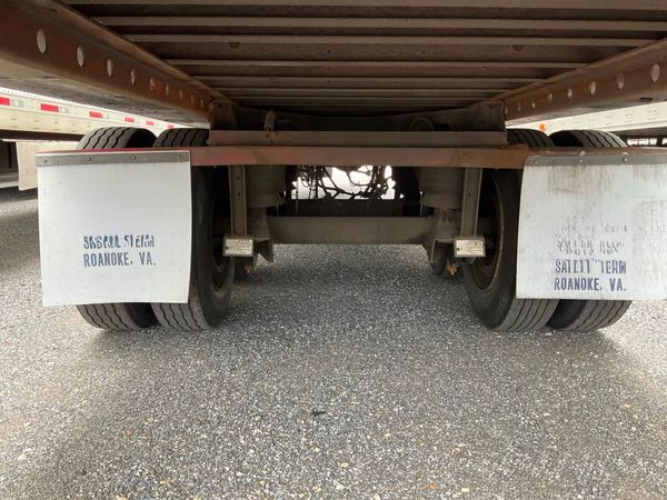 2011 Utility 3000R Reefer Trailer- Thermo King SB-210