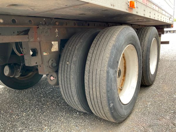 2011 Utility 3000R Reefer Trailer- Thermo King SB-210