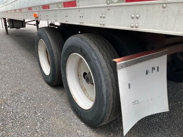 2011 Utility 3000R Reefer Trailer- Thermo King SB-210