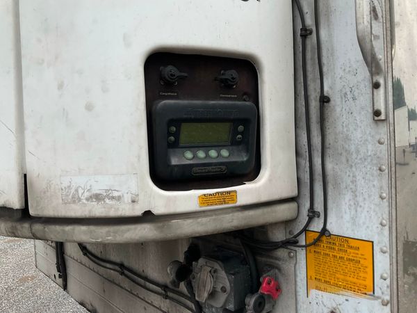 2011 Utility 3000R Reefer Trailer- Thermo King SB-210