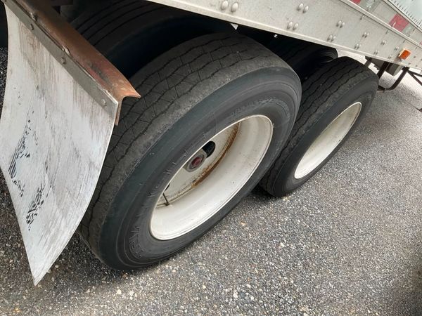 2011 Utility 3000R Reefer Trailer- Thermo King SB-210