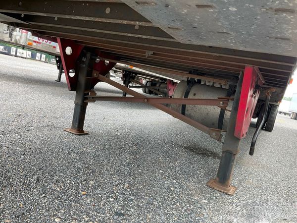 2011 Utility 3000R Reefer Trailer- Thermo King SB-210
