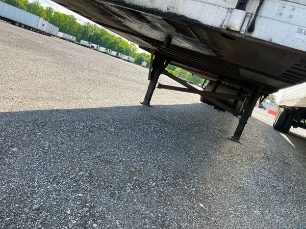 2011 Utility 3000R Reefer Trailer- Thermo King SB-210
