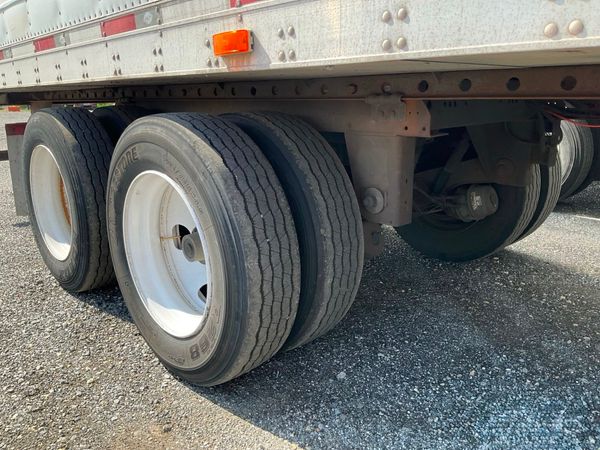 2011 Utility 3000R Reefer Trailer- Thermo King SB-210