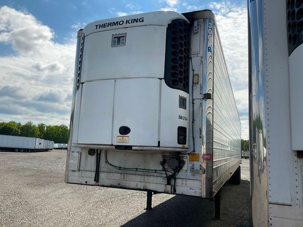 2011 Utility 3000R Reefer Trailer- Thermo King SB-210