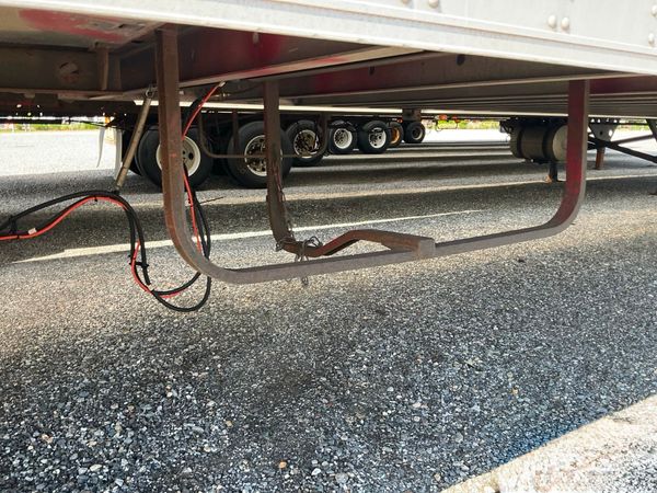 2011 Utility 3000R Reefer Trailer- Thermo King SB-210