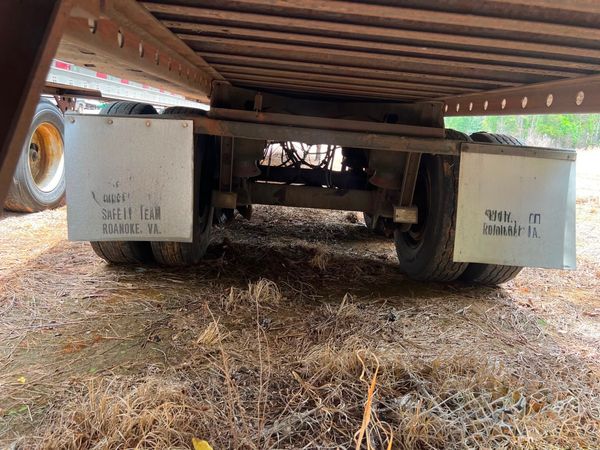 2011 Utility 3000R Reefer Trailer- Thermo King SB-210