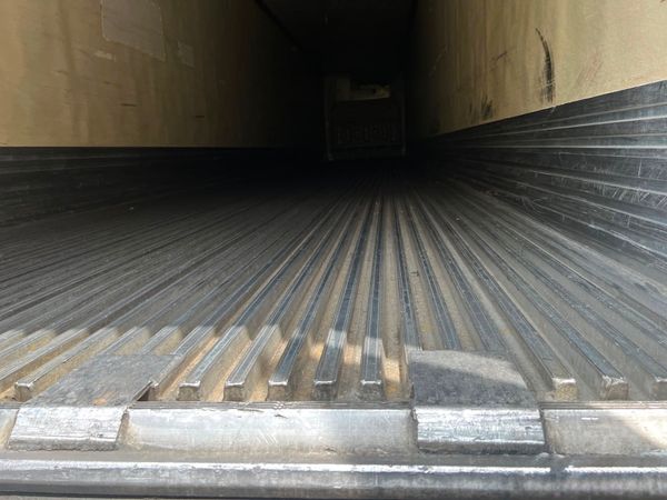 2011 Utility 3000R Reefer Trailer- Thermo King SB-210