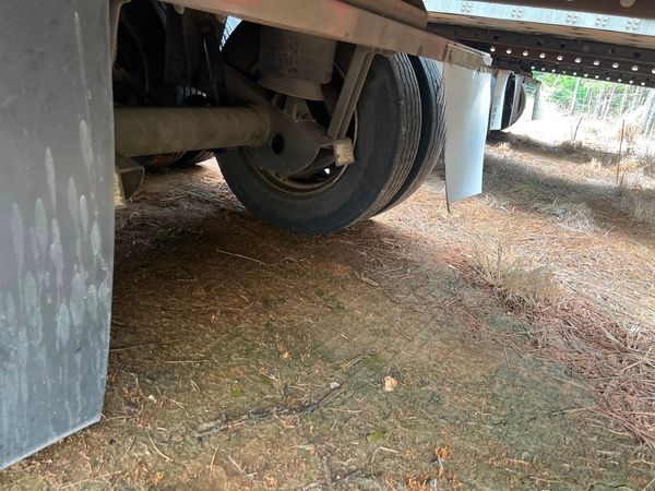 2011 Utility 3000R Reefer Trailer- Thermo King SB-210