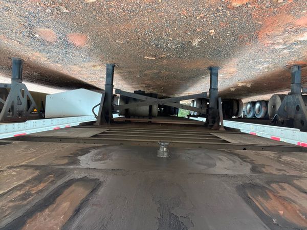 2011 Utility 3000R Reefer Trailer- Thermo King SB-210