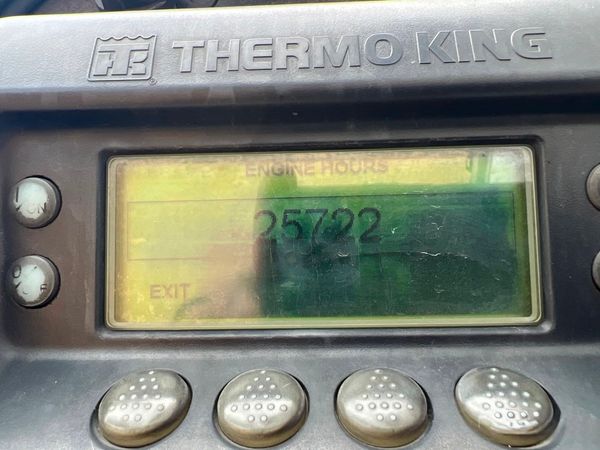 2011 Utility 3000R Reefer Trailer- Thermo King SB-210