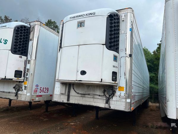 2011 Utility 3000R Reefer Trailer- Thermo King SB-210