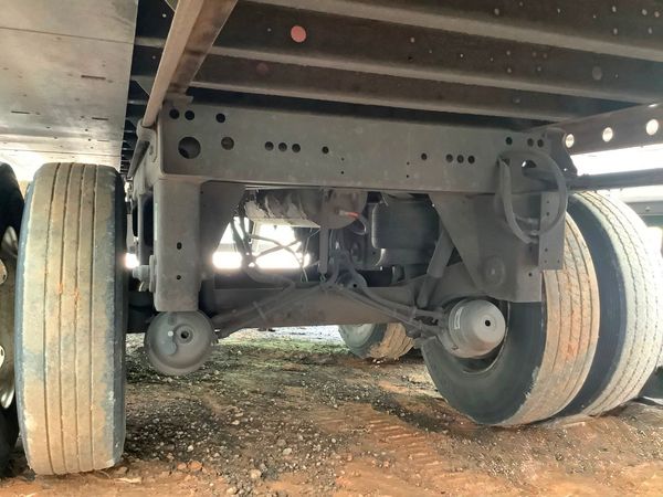 2011 Utility 3000R Reefer Trailer- Thermo King SB-210