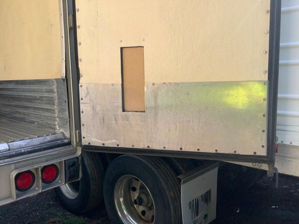 2011 Utility 3000R Reefer Trailer- Thermo King SB-210