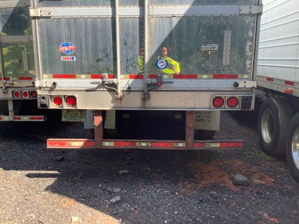 2011 Utility 3000R Reefer Trailer- Thermo King SB-210