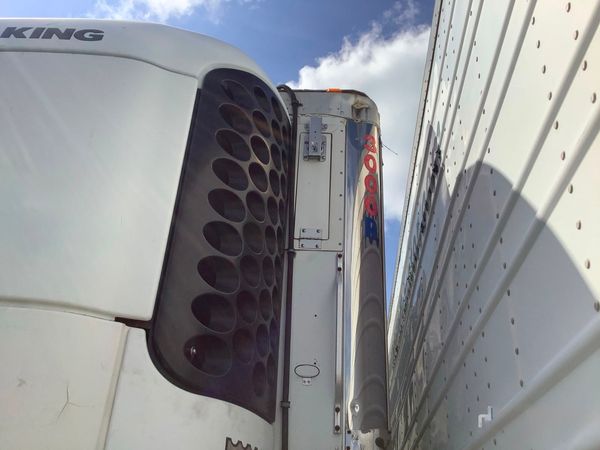 2011 Utility 3000R Reefer Trailer- Thermo King SB-210