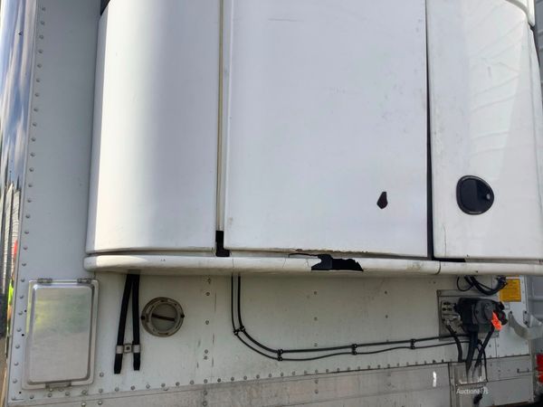 2011 Utility 3000R Reefer Trailer- Thermo King SB-210