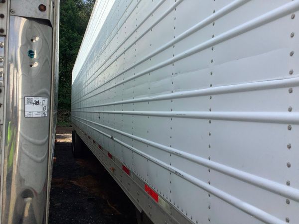 2011 Utility 3000R Reefer Trailer- Thermo King SB-210