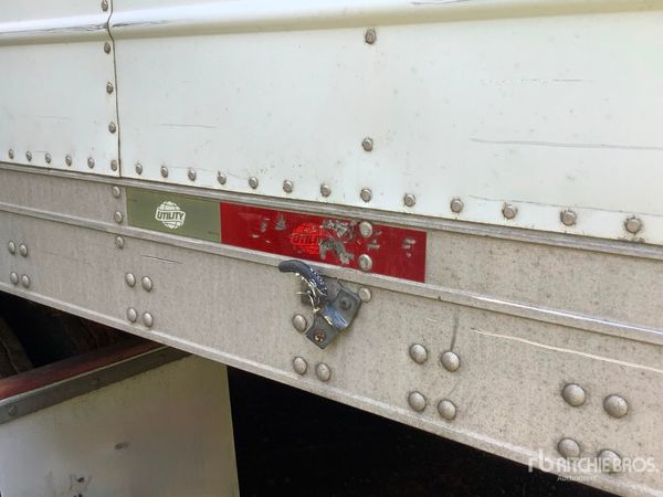 2011 Utility 3000R Reefer Trailer- Thermo King SB-210