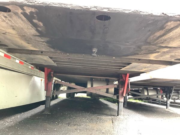 2011 Utility 3000R Reefer Trailer- Thermo King SB-210