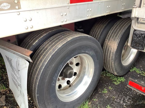 2011 Utility 3000R Reefer Trailer- Thermo King SB-210