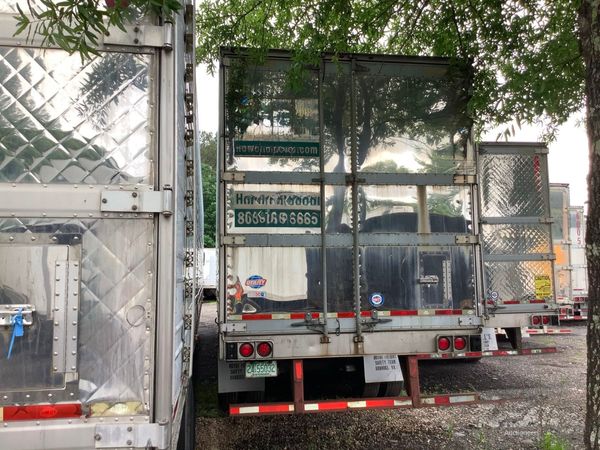 2011 Utility 3000R Reefer Trailer- Thermo King SB-210