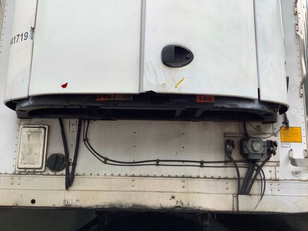 2011 Utility 3000R Reefer Trailer- Thermo King SB-210