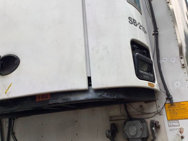 2011 Utility 3000R Reefer Trailer- Thermo King SB-210
