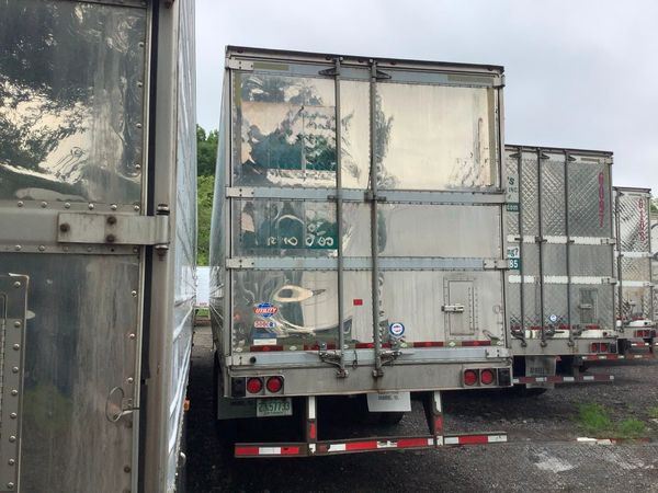 2011 Utility 3000R Reefer Trailer- Thermo King SB-210