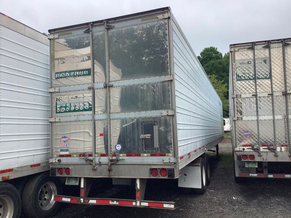 2011 Utility 3000R Reefer Trailer- Thermo King SB-210