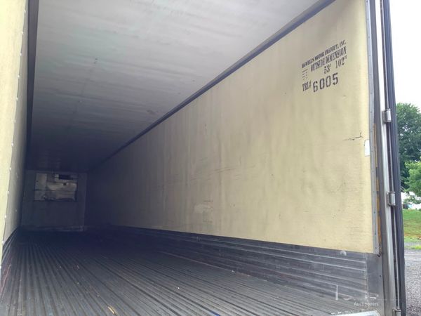 2011 Utility 3000R Reefer Trailer- Thermo King SB-210