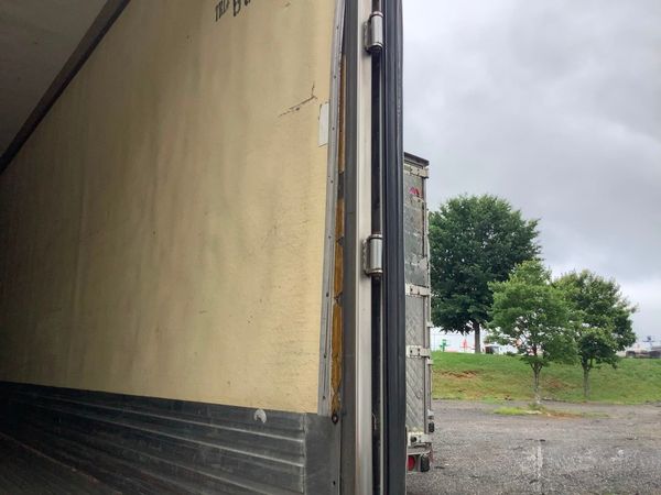 2011 Utility 3000R Reefer Trailer- Thermo King SB-210