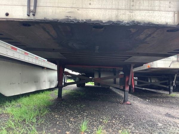 2011 Utility 3000R Reefer Trailer- Thermo King SB-210