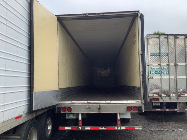 2011 Utility 3000R Reefer Trailer- Thermo King SB-210