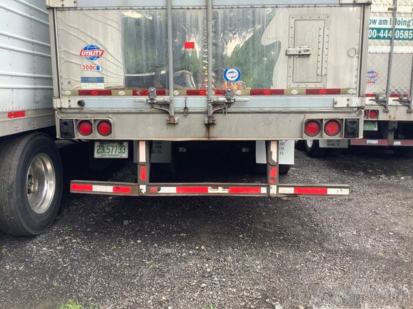 2011 Utility 3000R Reefer Trailer- Thermo King SB-210