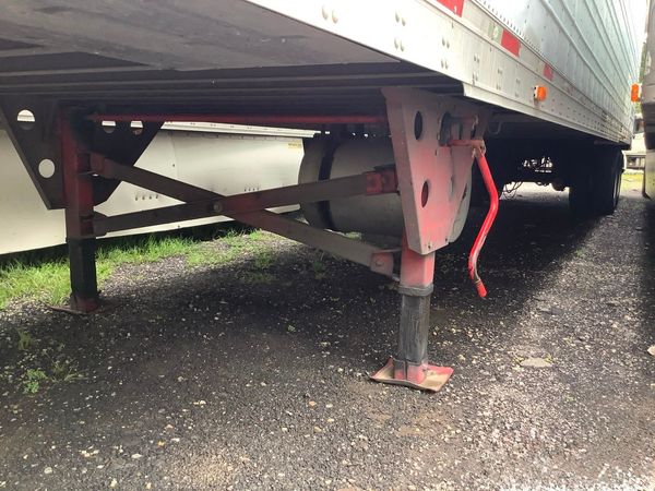 2011 Utility 3000R Reefer Trailer- Thermo King SB-210