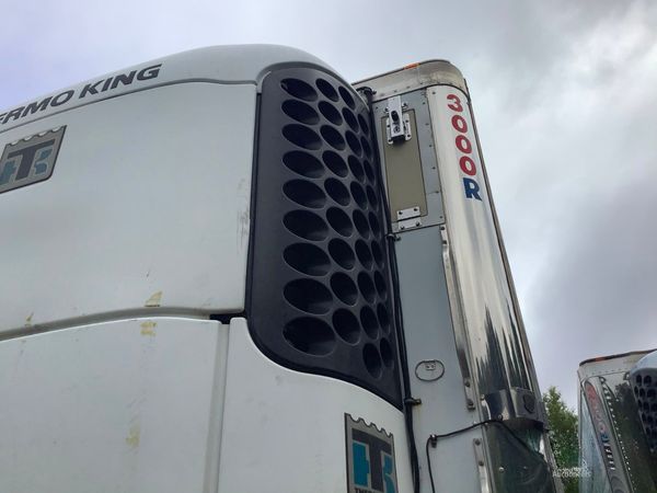 2011 Utility 3000R Reefer Trailer- Thermo King SB-210