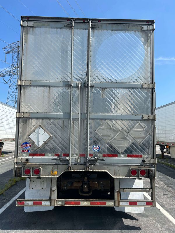 2017 Utility 3000R Multi Temp Reefer Trailer- Thermo King S610M