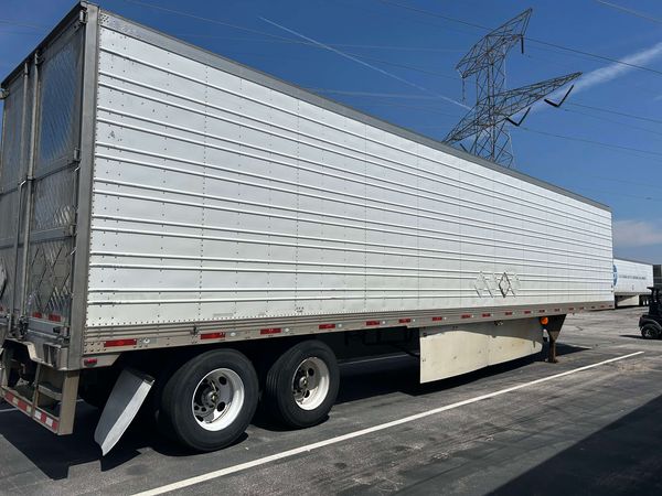 2017 Utility 3000R Multi Temp Reefer Trailer- Thermo King S610M