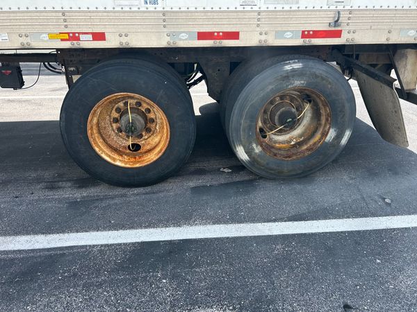 2017 Utility 3000R Multi Temp Reefer Trailer- Thermo King S610M